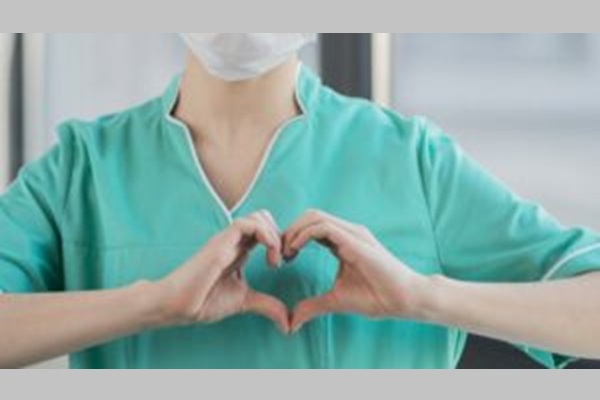 Bin kişiye 2.4 hemşire düşüyor!