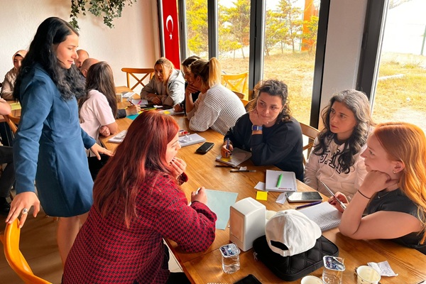 Çınar Akademi öğretmenlerine mesleki eğitim semineri