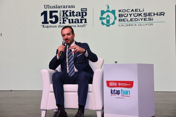 Türk Dünyası’nın geleceği Kitap Fuarı’nda konuşuldu