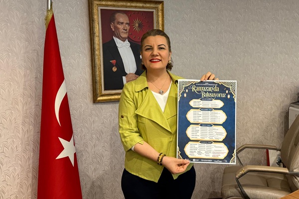 Fatma Kaplan Hürriyet İzmit Belediye Başkanı