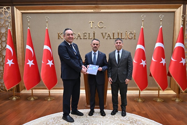 “Sayılarla Kocaeli 2025” Kitabı Vali İlhami Aktaş’a Takdim Edildi
