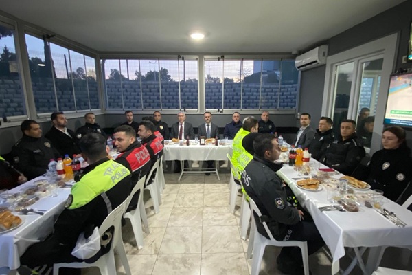 Vali Aktaş Gebze Uygulama Noktasında İftar Yaptı