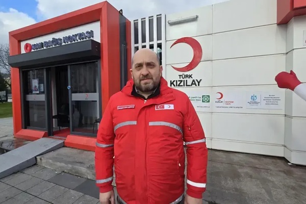 Kızılay İzmit Şubesi Ramazan Ortasında Kapatıldı