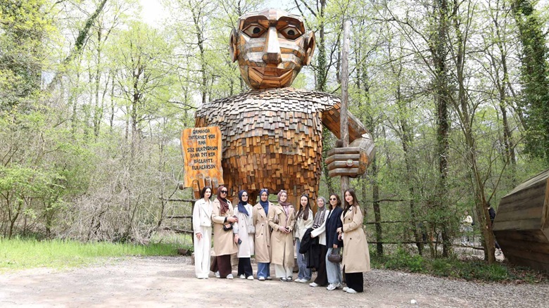 İskeçeli gençler, Büyükşehir'le Kocaeli'yi keşfetti