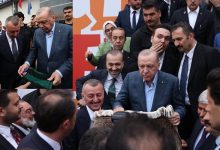 Büyükakın, müze için Cumhurbaşkanı Erdoğan’a forma imzalattı