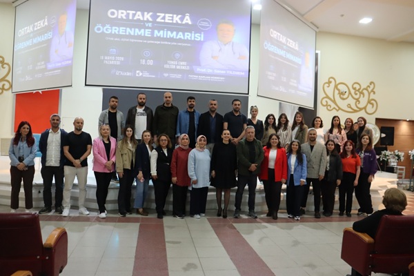 İzmit’te Gençler Yapay Zeka ve Eğitimin Geleceğini Konuştu