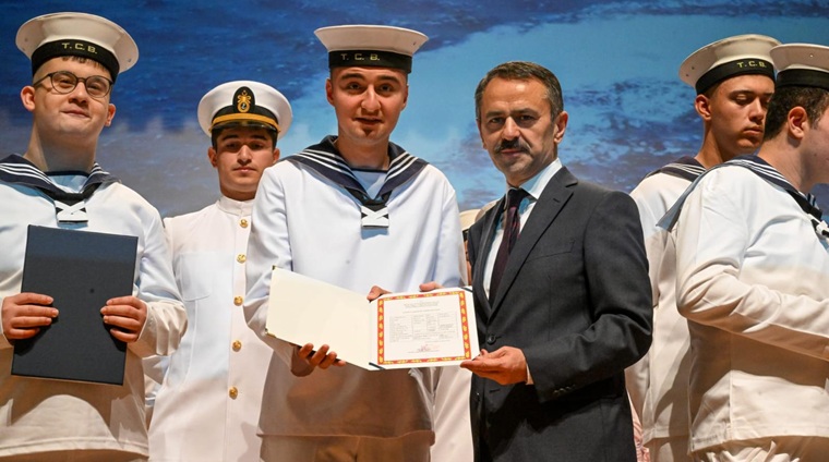 Özel Bireyler Terhis Belgelerini Vali Aktaş’tan Aldılar