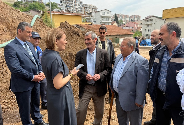 Topçular Mahallesi Açıklaması - Başkan Hürriyet vatandaşlarla görüştü