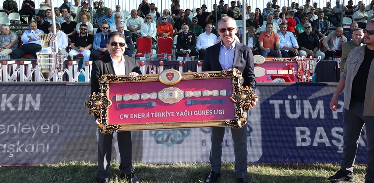 18.Sekapark Altınkemer Yağlı Güreşlerinde Başpehlivan Feyzullah Aktürk oldu 