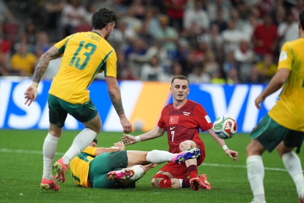 2026 FIFA Dünya Kupası, A Milli Futbol Takımı, Arda Güler, Avustralya, Corriere dello Sport, D Grubu, Favori, Foot Mercato, Gazzetta dello Sport, ilk maç, İngiliz Daily Mail, İspanyol AS gazetesi, Kenan Yıldız, L'Equipe, mağlubiyet, Montella, Socceroos, sürpriz sonuç, The Sun, Vancouver