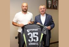 Gökhan Kaptan Tahir Başkan ile vedalaştı