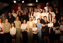 İzmit Belediyesi Sanat Akademisi’nde Mezuniyet Sevinci