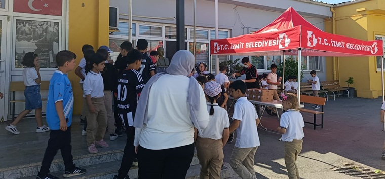 İzmit Belediyesinin Öğrencilere Beslenme Desteği Sürüyor