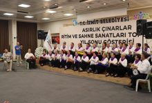 İzmit’in Asırlık Çınarları Yıl Sonu Gösterisinde Göz Doldurdu