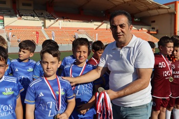 İzmit’in Kurtuluş Coşkusu Futbol Şenliğiyle Taçlandı