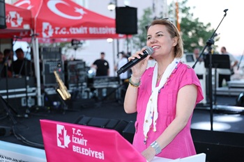 Kapanca Sokak Festivali’nde Kararsızlar rüzgârı esti