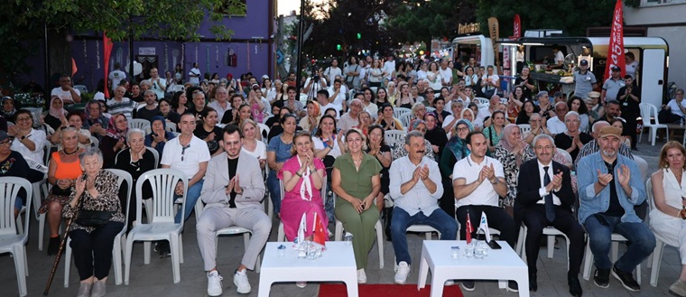 Kapanca Sokak Festivali’nde Kararsızlar rüzgârı esti