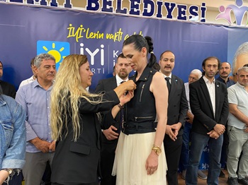 Türkiye Cumhuriyeti Sevdalılarının Ortak Adresi İYİ Parti