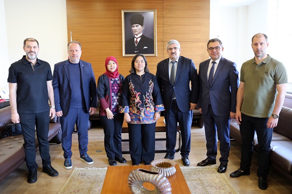 Endonezya Başkonsolosluğu heyetinden KOTO'ya ziyaret