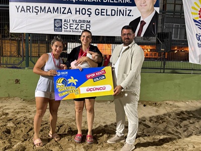 Gölcük’te Plaj Voleybolu Turnuvası Çekişmeli Müsabakalar ile Tamamlandı