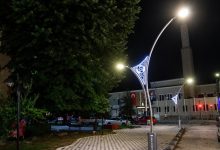 İzmit Belediyesinden Cevdet Hoca Caddesine modern kaldırım ve aydınlatma