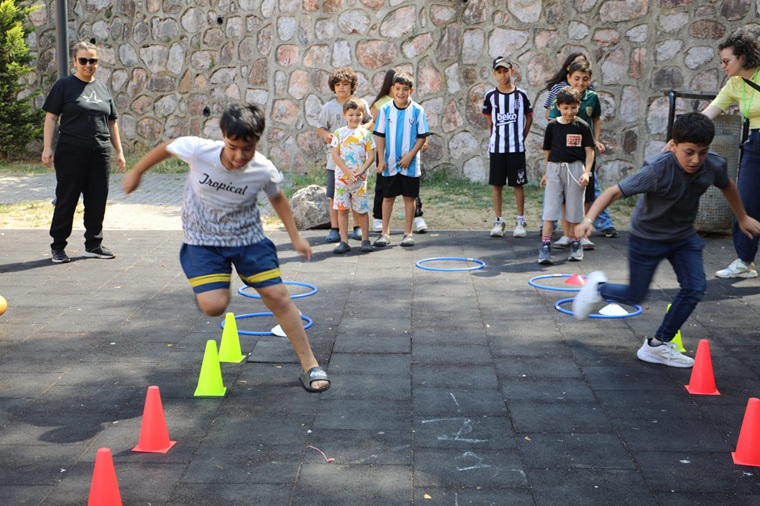 İzmit’in mahallelerinde geleneksel oyun coşkusu devam ediyor