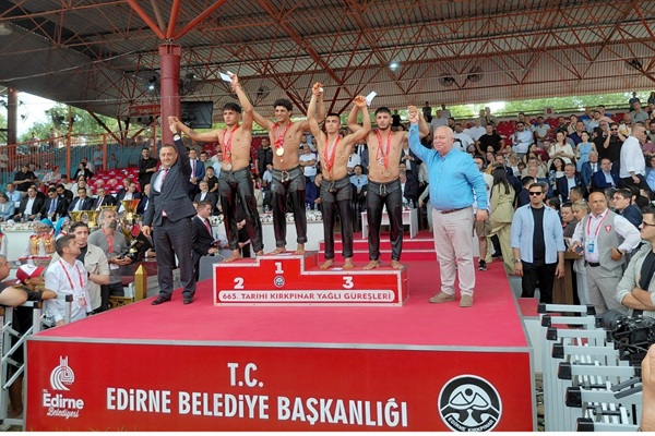 İzmitli Pehlivanlardan Kırkpınar’da gururlandıran başarı
