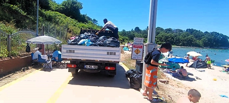 Kandıra sahillerinden 64 tır çöp toplandı