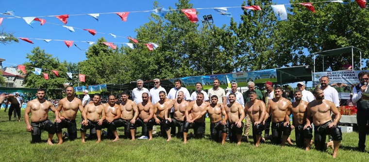 Tarihi Namazgâh Yağlı Güreşleri'nde Altın Kemer Seçkin Duman'ın