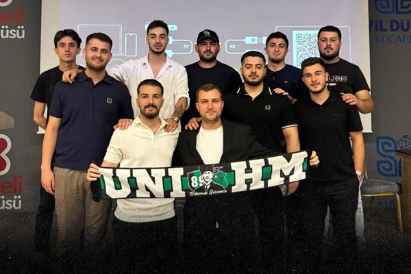 Üni Hodri Meydanın Yeni Başkanı Görevde