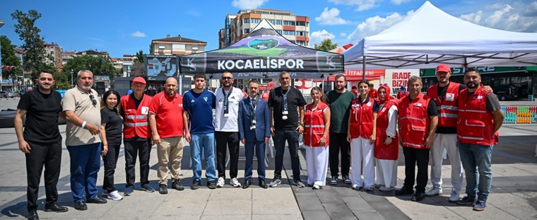 Vali İlhami Aktaş Kan Bağışı Alanını Ziyaret Etti