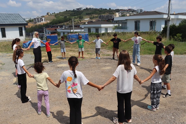 Kabaoğlu Mahallesinde çocuklar doyasıya eğlendi