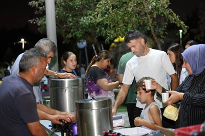 Kartepe’de Yaz Akşamları Açık Hava Sinemasıyla Renkleniyor