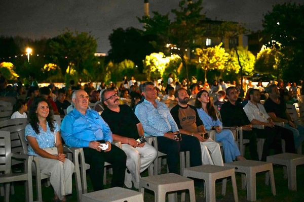 Kartepe’de Yaz Akşamları Açık Hava Sinemasıyla Renkleniyor