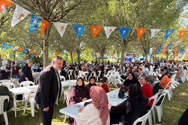 AK Parti İzmit Teşkilatı Piknikte Buluştu