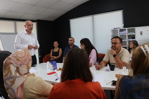 Çınar Akademi öğretmenlerine motivasyon konferansı