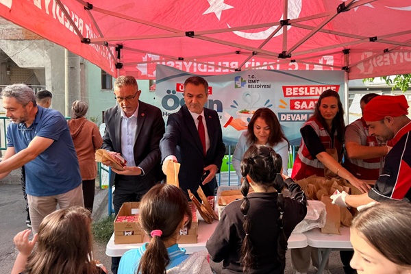 İzmit Belediyesi Beslenme Saati Projesi 3 okulda devam etti