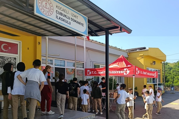 İzmit Belediyesinin Öğrencilere Beslenme Desteği Sürüyor