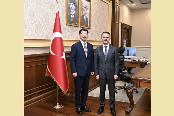 Posco CEO’su Ji Seob Choi’den Vali İlhami Aktaş’a Ziyaret