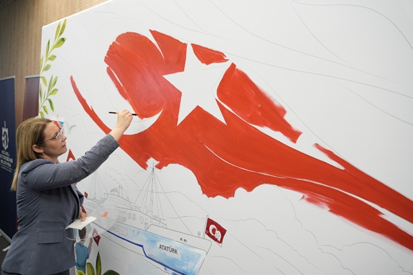 103. yıla 103 sanatçıdan sanatla kutlama