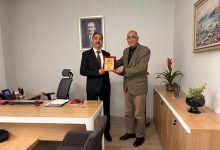 Azerbaycan Kültür Derneği’nden Ziraat Bankası Körfez Şube Müdürü Abdulkadim Sevilmiş’e Teşekkür Plaketi
