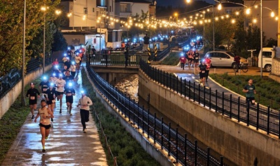 Kartepe’de Cumhuriyet Coşkusu Gece Koşusuyla Zirveye Taşındı