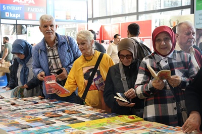 Saygınlar kitap şöleninde buluştu